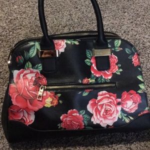 COPY - Black purse with roses 🌹